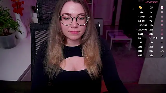 دردشة RemyCute الجنسية المباشرة