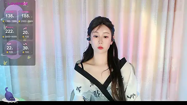 Aimee-520 Show in webcam