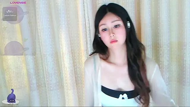 Aimee-520 即時 XXX 聊天