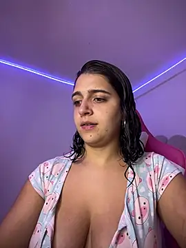 Chat +18 de Aliciia777 ao vivo