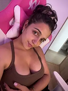 Aliciia777 Adlı Modelin Canlı XXX Sohbeti