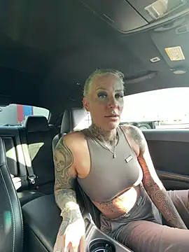 Lara-CumKitten Webcam Show