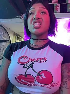 IsabellBigtitsxx's Webcam Show