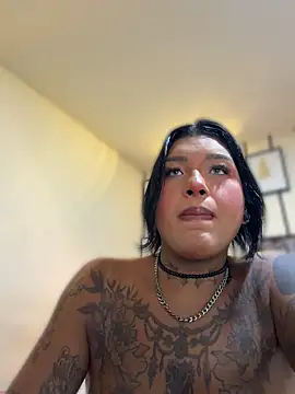 IsabellBigtitsxx's Webcam Show