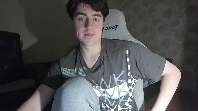 Knuckles17's Webcam Show