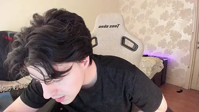 Knuckles17 Webcam show