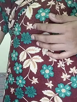 Sexynageena Adlı Modelin Web Kamerası Şovu