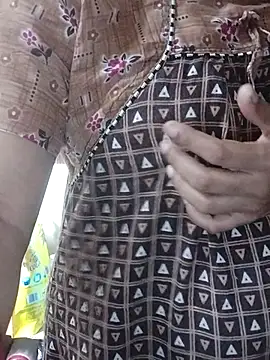 Sexynageena Adlı Modelin Web Kamerası Şovu
