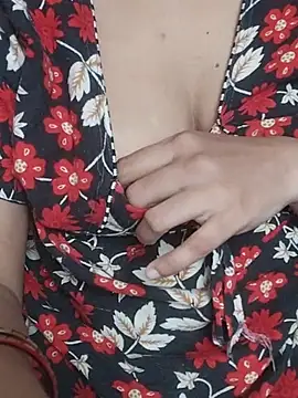 Sexynageena: διαδικτυακό σόου στην κάμερα
