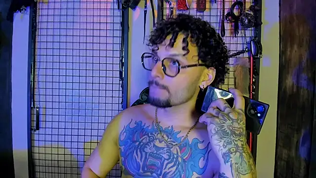 Show modela Twisted_Fantasy na web-kameri