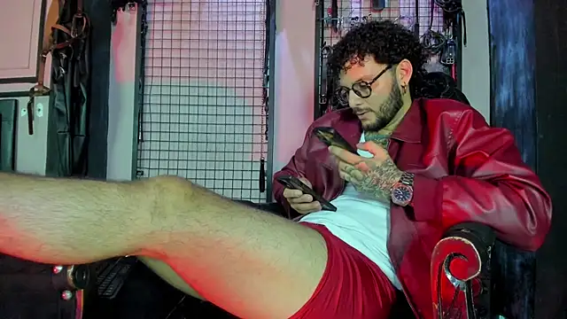 Twisted_Fantasy Show in webcam
