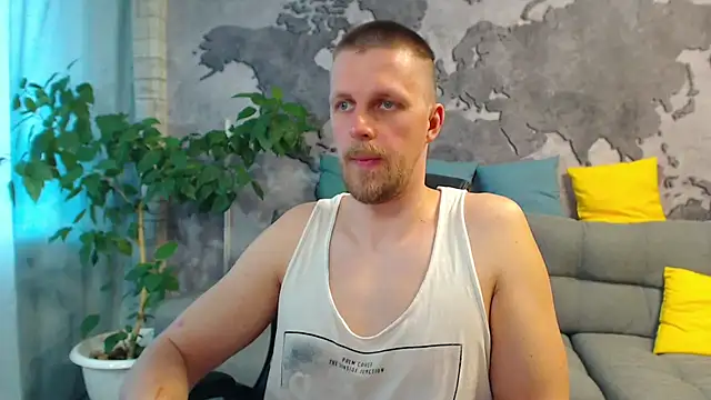 Show modela VikingChrisss na web-kameri