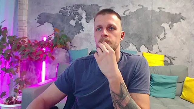 Pokazy przed kamerką – VikingChrisss
