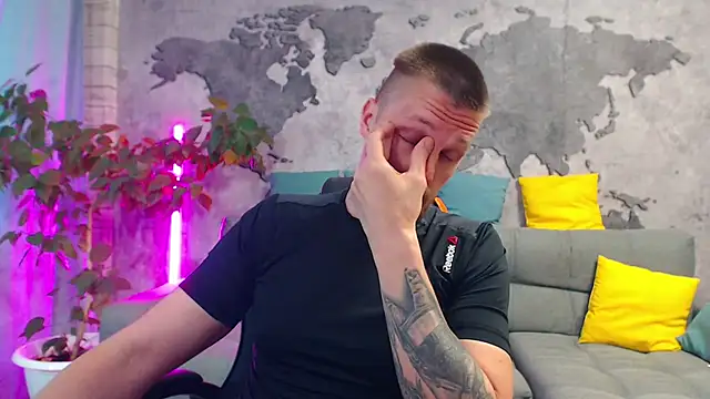 VikingChrisss Show in webcam