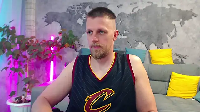 VikingChrisss Show in webcam