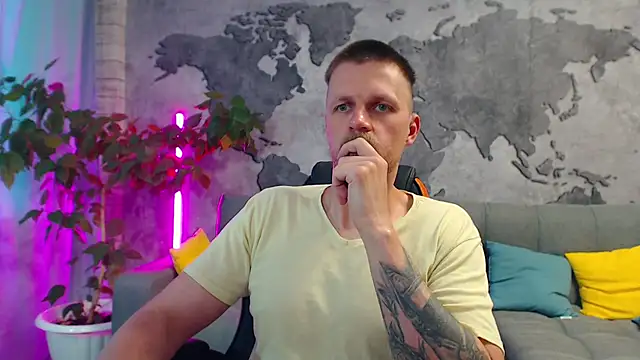 VikingChrisss Show in webcam