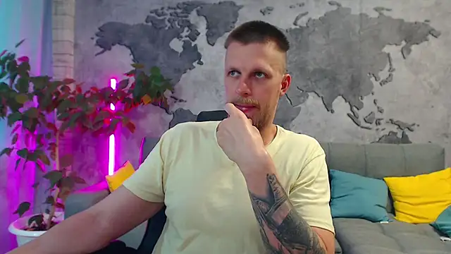 Pokazy przed kamerką – VikingChrisss
