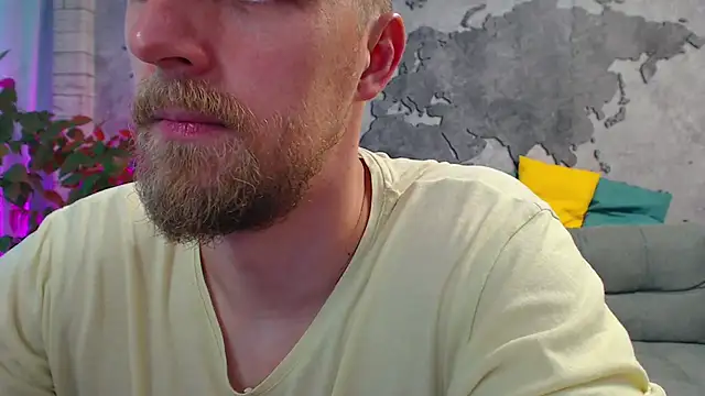 VikingChrisss: διαδικτυακό σόου στην κάμερα