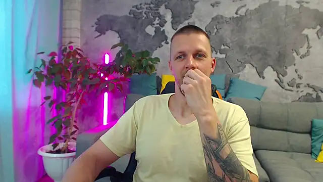 Pokazy przed kamerką – VikingChrisss