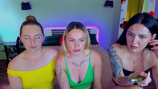 צ'אט XXX בשידור חי של MagicEyess