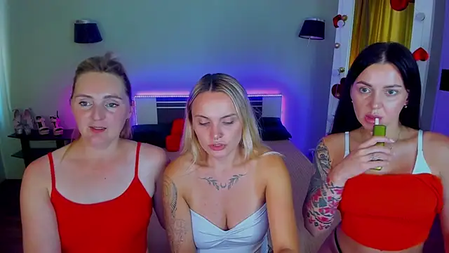 XXX chat uživo modela MagicEyess