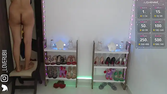 loverubii Show in webcam