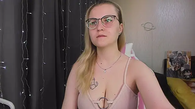 MissBrightShine's Live XXX Chat