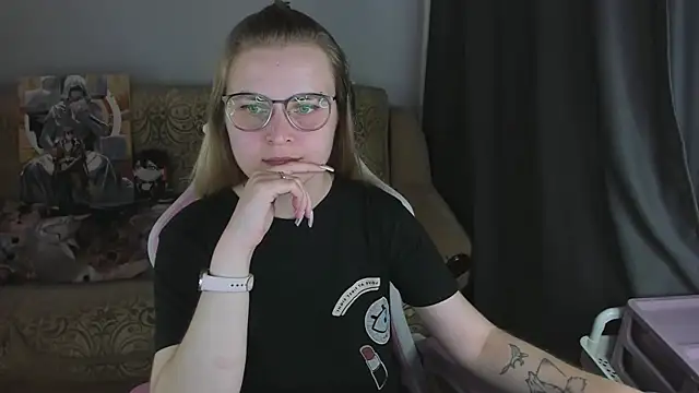 Chat +18 de MissBrightShine ao vivo
