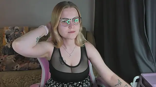 MissBrightShine live XXX chat