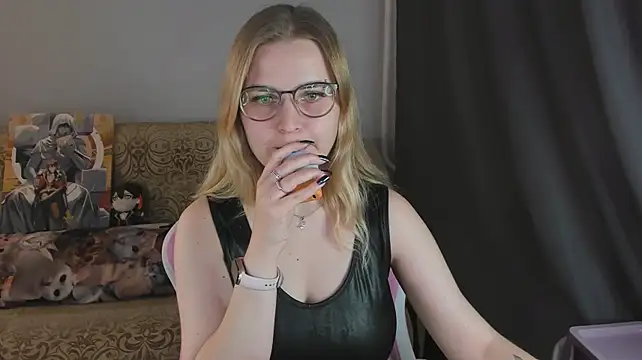 Chat +18 de MissBrightShine ao vivo