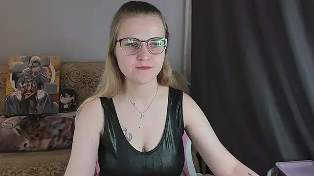 MissBrightShine Adlı Modelin Canlı XXX Sohbeti