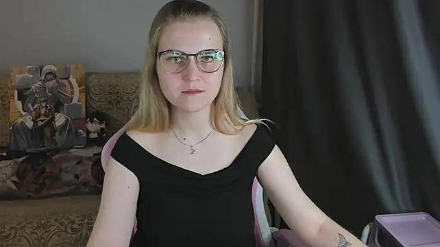 MissBrightShine's Live XXX Chat