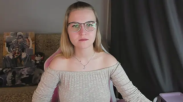 MissBrightShine élő XXX-chatje