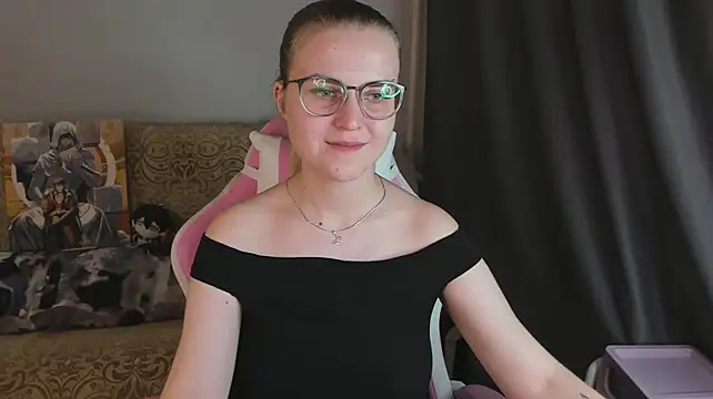 MissBrightShine Adlı Modelin Canlı XXX Sohbeti