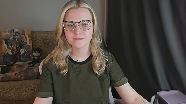 MissBrightShine Adlı Modelin Canlı XXX Sohbeti