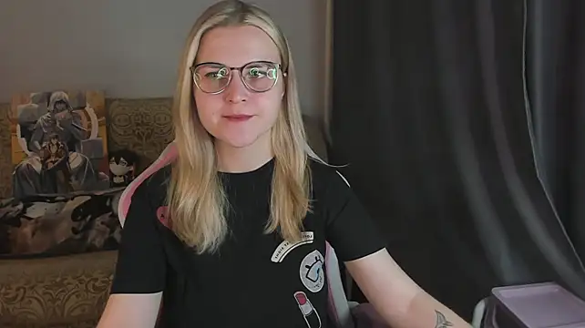 Онлайн чат XXX MissBrightShine