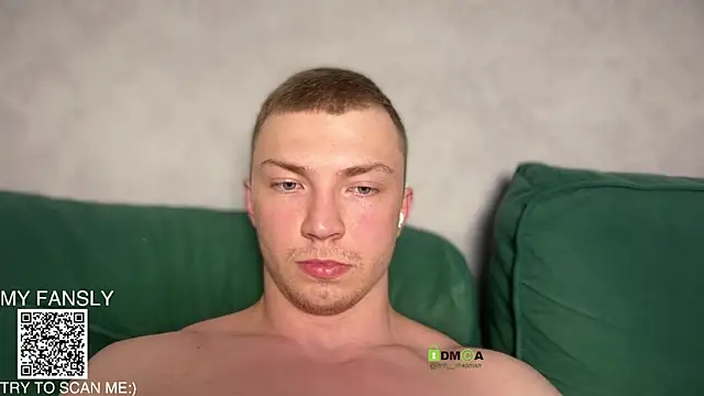 iron__chap Show in webcam