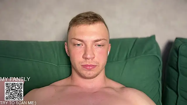 iron__chap webcam show