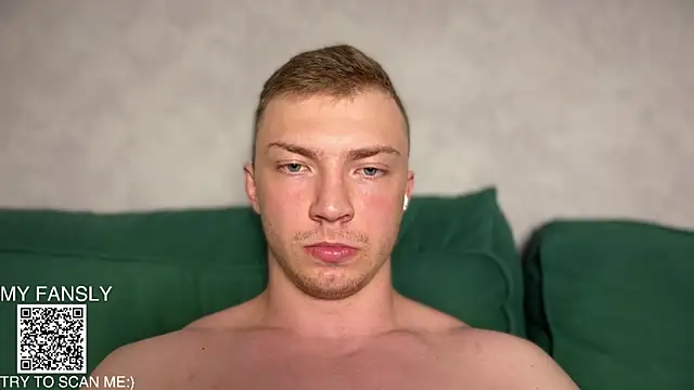 iron__chap Show in webcam