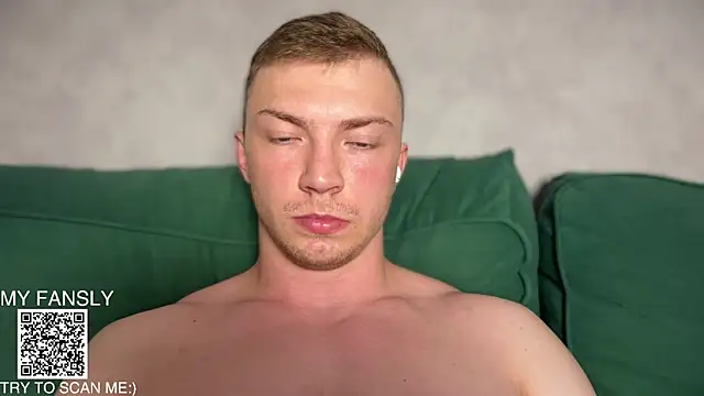 Show modela iron__chap na web-kameri