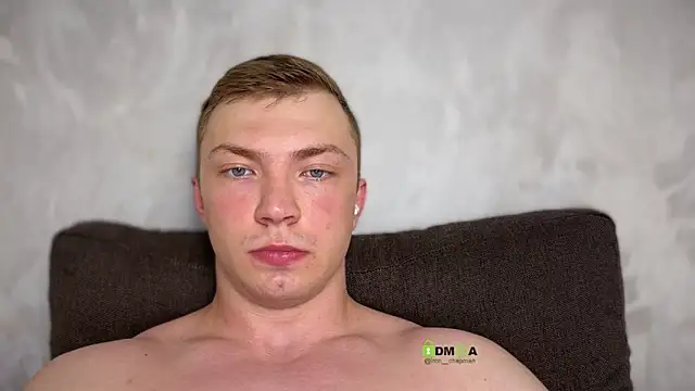 iron__chap webcam show