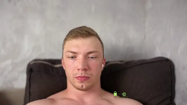 iron__chap Show in webcam