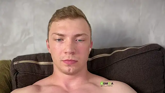 Show modela iron__chap na web-kameri