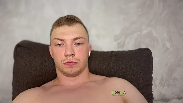 iron__chap webcam show