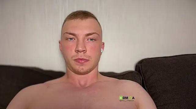 Živý XXX chat iron__chap