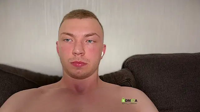 Show modela iron__chap na web-kameri