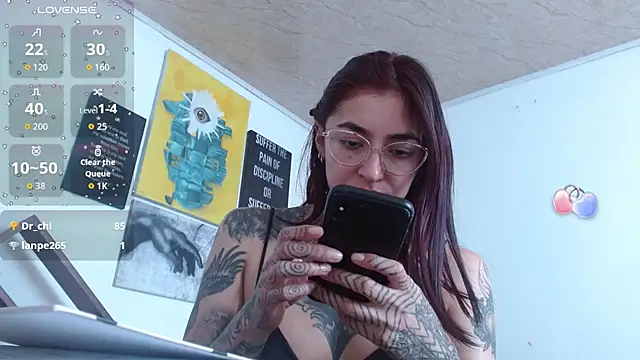 ZoeBakers_'s Live XXX Chat
