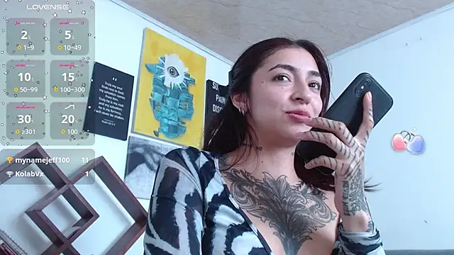 ZoeBakers_'s Live XXX Chat