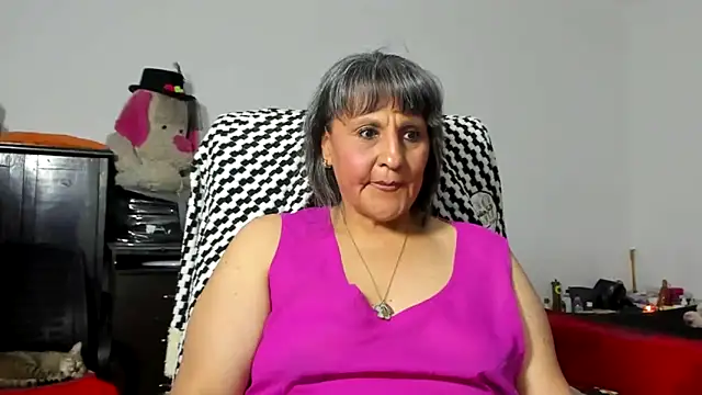 merlyna_goldens' Live XXX Chat