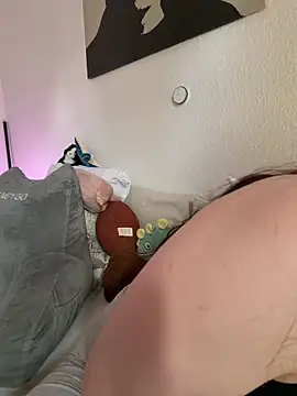EllyNora webcam show